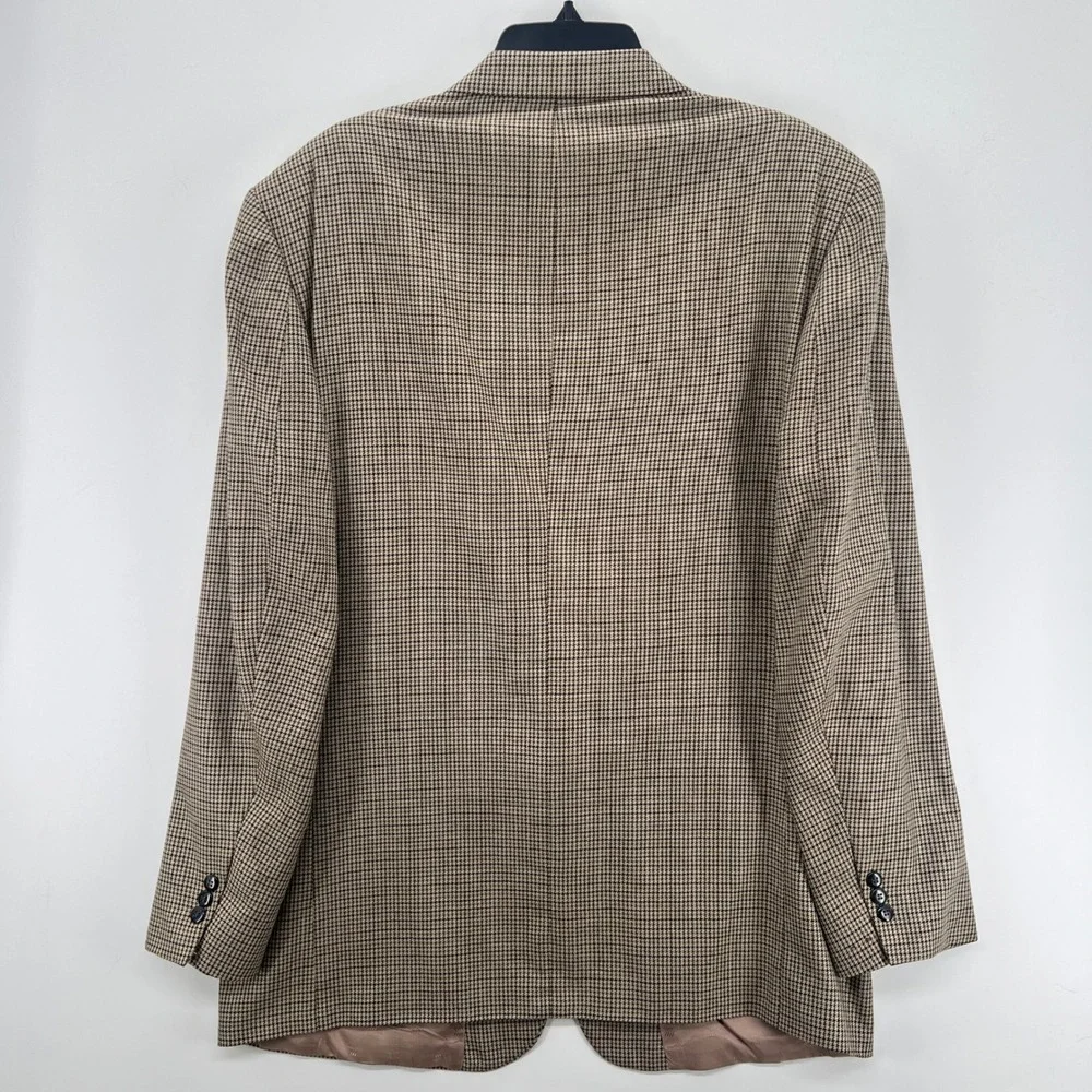 Robert Graham discoloration spots